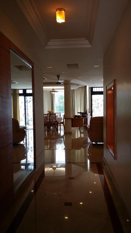 バツーフェリンギビーチ Tropical Sea View & Sunshineヴィラ エクステリア 写真